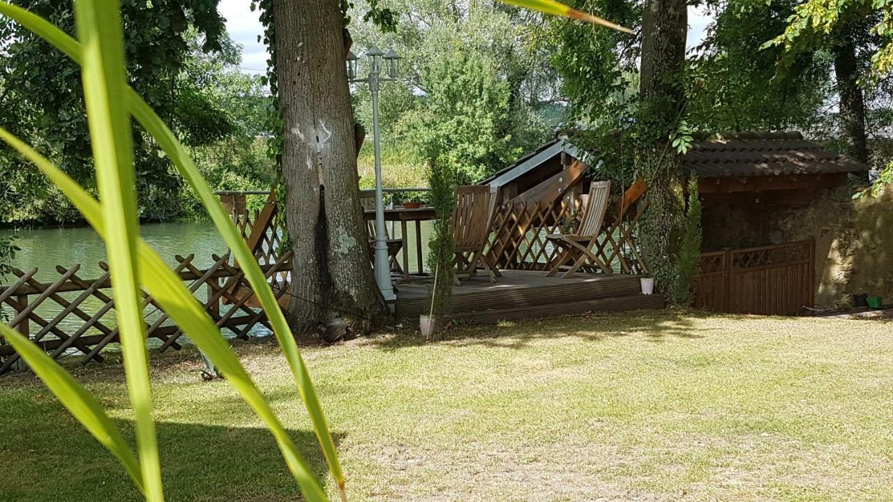 Manoir Des Turets Bed & Breakfast Yvre-l'Eveque Luaran gambar